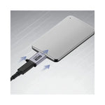 Adaptateur USB-C vers Micro-B en aluminium vue de face connecté à un PC