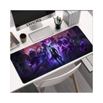 Vue latérale de la souris gaming antidérapante en caoutchouc