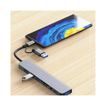 Vue arrière de la station d'accueil USB & Type-C montrant les ports et connecteurs